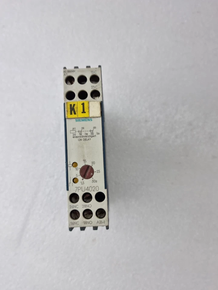 SIEMENS 7PU4020-2BN20 Time Delay Relay 220-240VAC 1.5-30s Industrial Automation